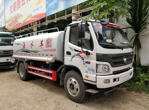 萍乡福田欧马可洒水车