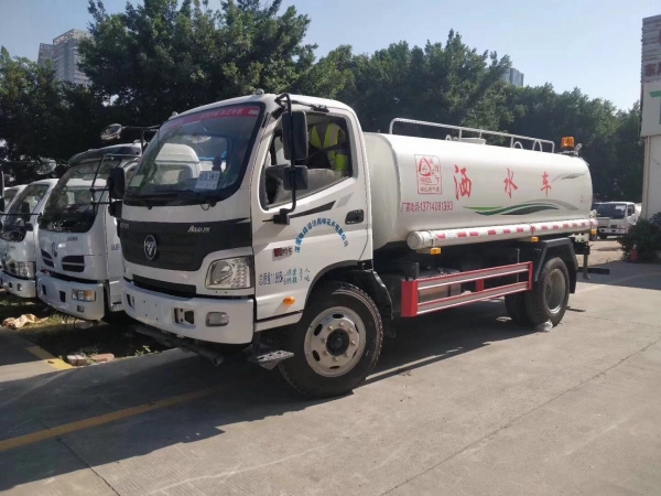 福田欧马可9方洒水车