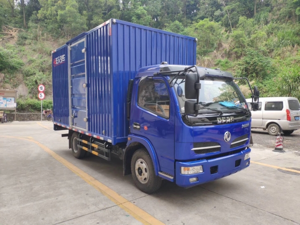 肇庆东风福瑞卡宽体箱式货车