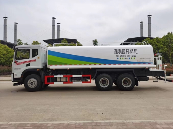 拉萨东风八轮洒水车
