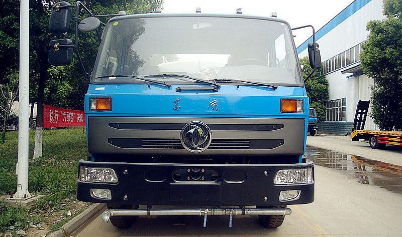 东风洒水车