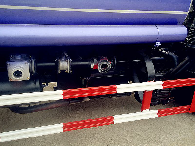 东风洒水车