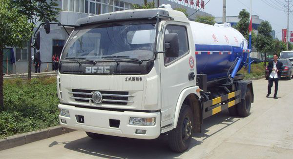 东风吸污车