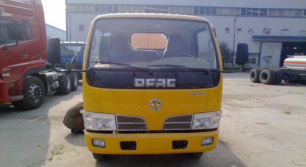 吸污车
