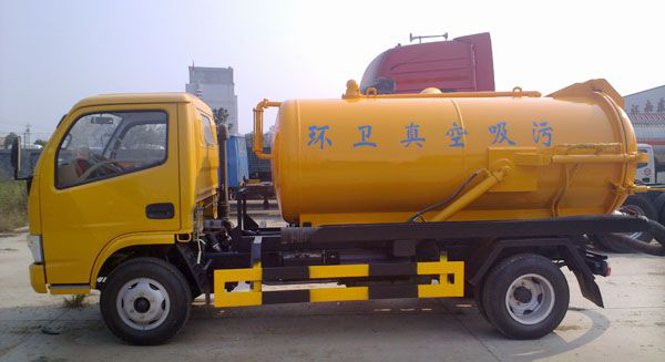吸污车