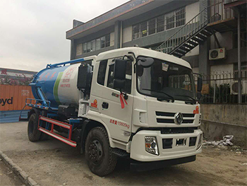 东风吸污车
