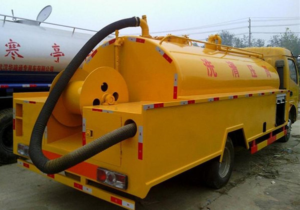高压清洗吸粪车